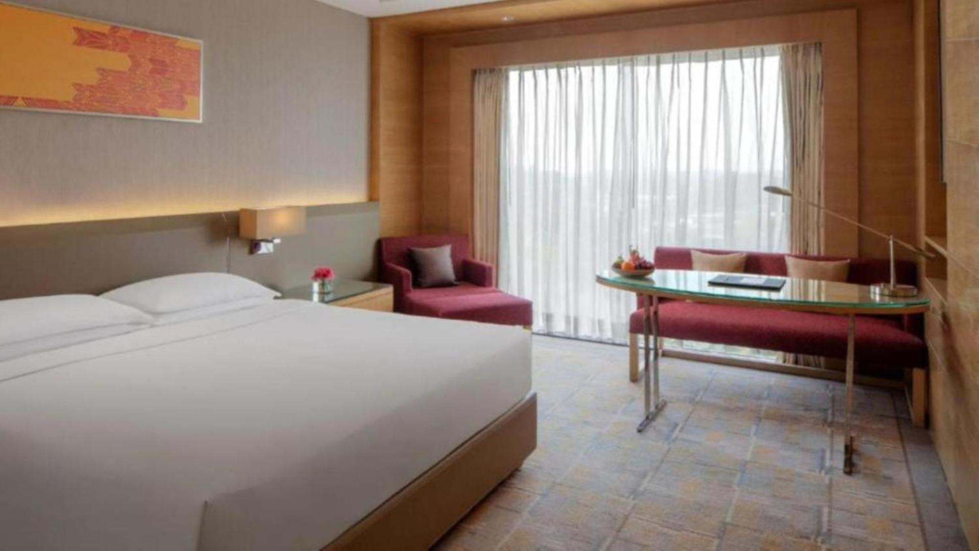 Hotel Seven Inn Near Delhi Airport New Delhi Bagian luar foto