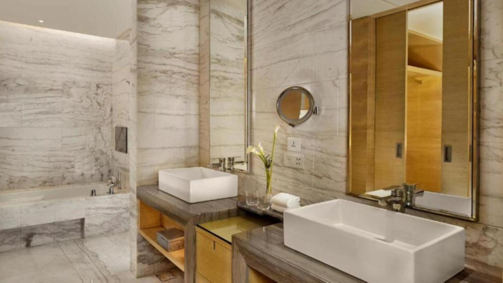 Hotel Seven Inn Near Delhi Airport New Delhi Bagian luar foto